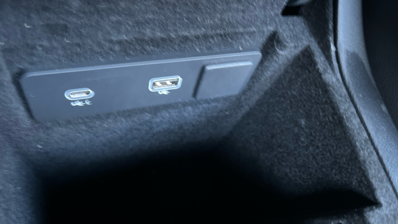 Jaguar F-Pace 2.0 P400e R-Dynamic SE Black 5dr Auto AWD Estate